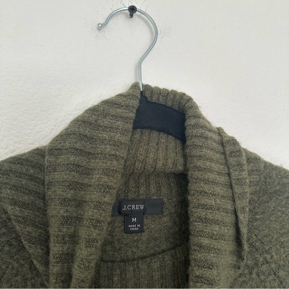 J Crew Turtleneck Sweater Supersoft Yarn Dark Green Color Size Medium Women’s - Picture 5 of 8